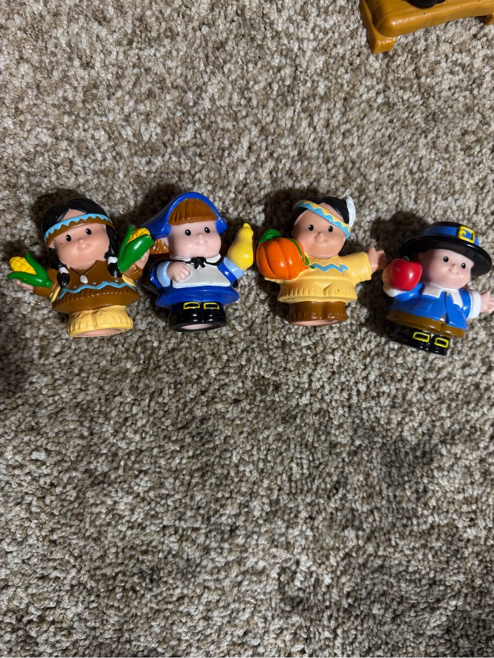Little People Vintage Thanksgiving Celebration (4 people)